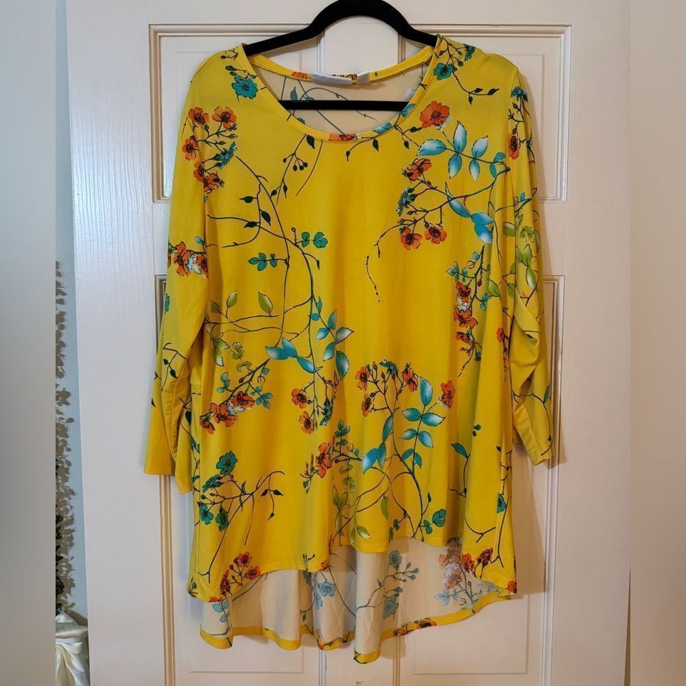 Women’s Susan Graver Floral Top XL